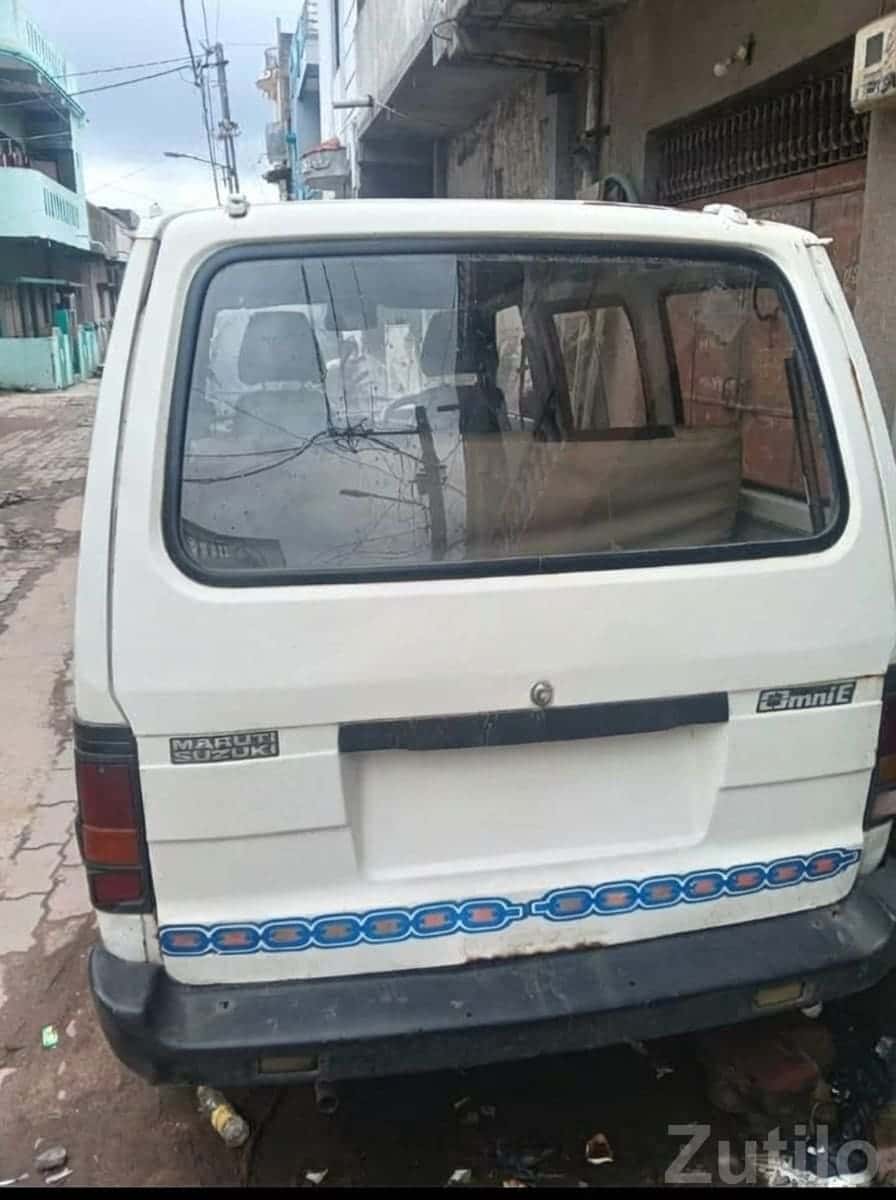 Maruti Suzuki Omni White Family Van