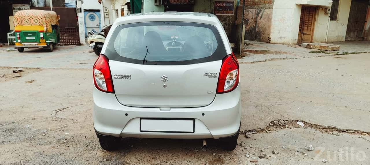 Maruti Suzuki Alto 800 LX – White Hatchback