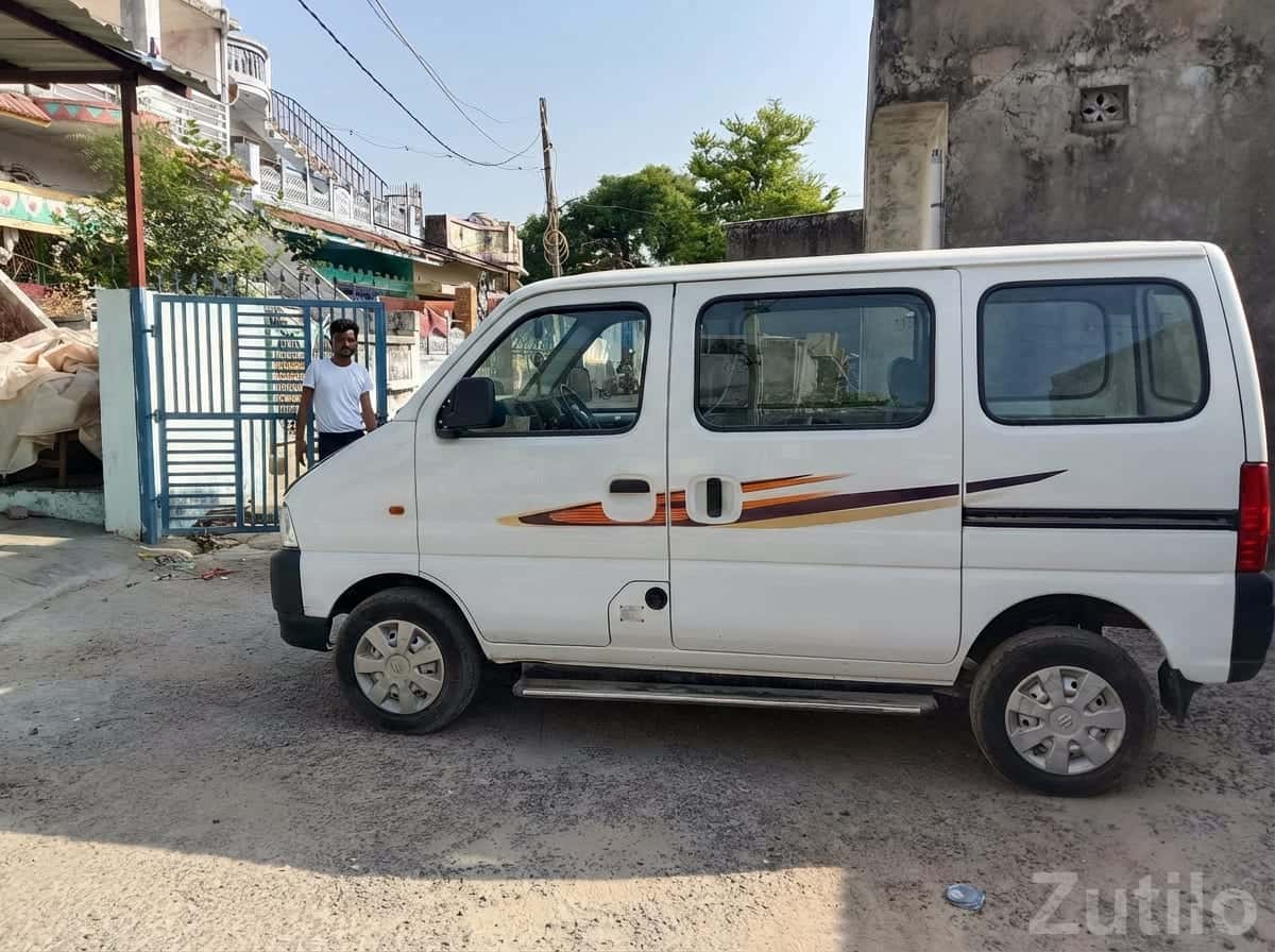 Eco Star White Family Van Car