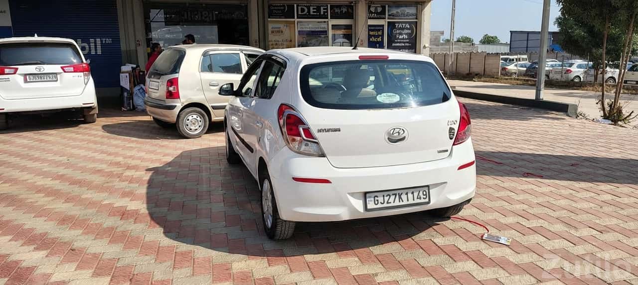 Hyundai i20 Magna White Hatchback