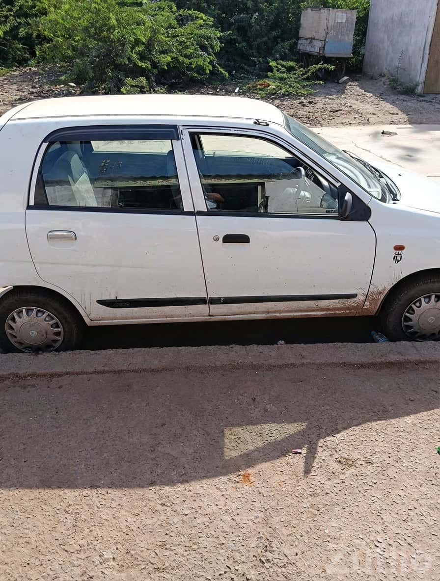 White Maruti Alto 800 – Reliable City Car