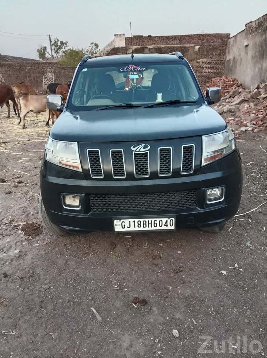 Mahindra TUV300 Black Diesel SUV