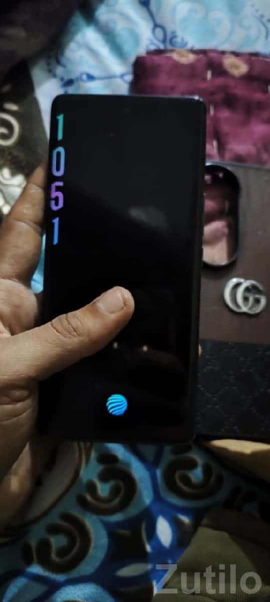 Vivo V40 with In‑Display Fingerprint