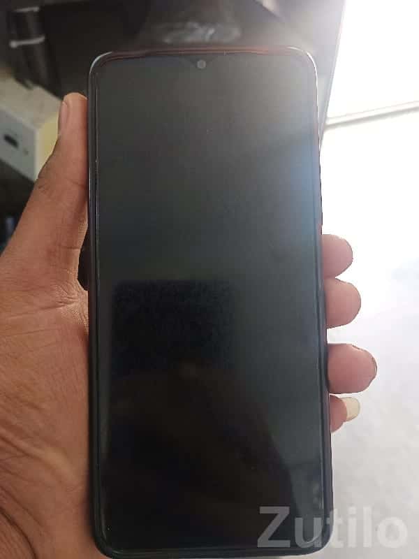 Used Touchscreen Smartphone – Black
