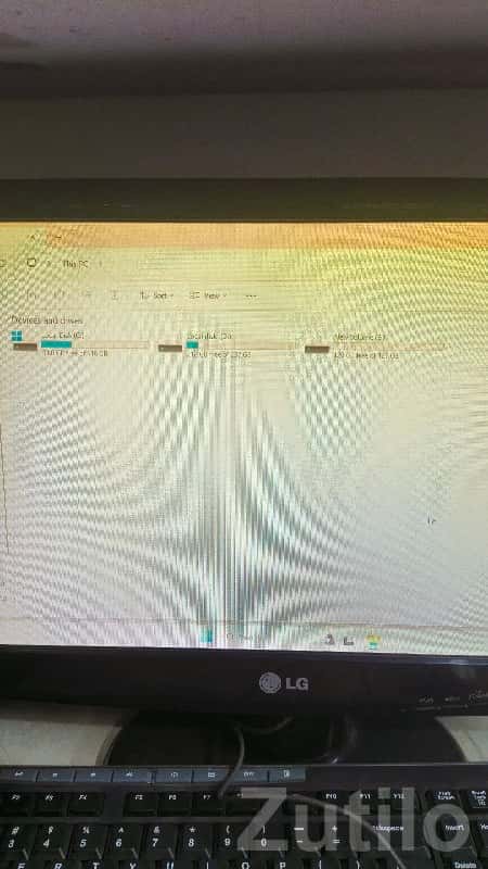 LG Desktop PC with Monitor & Keyboard