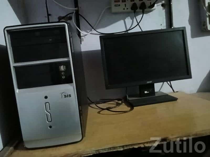 Desktop PC with Acer Monitor 4GB RAM 512GB
