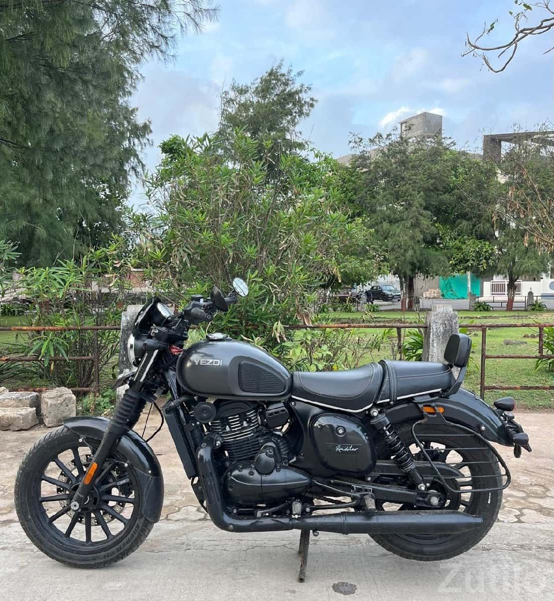 Yezdi Roadster 2022 Used Bike