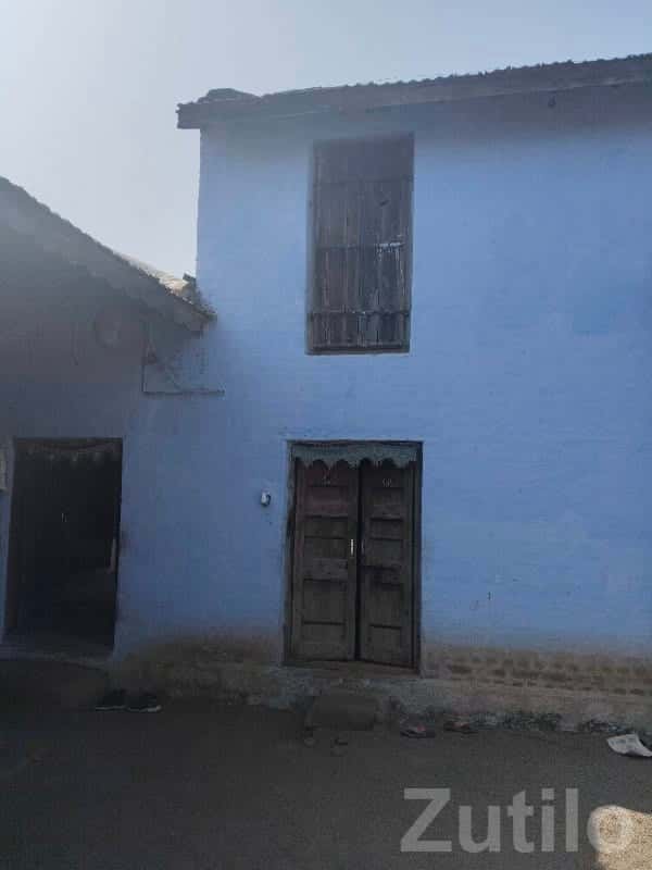 Old Village House for Sale in Savarkundla