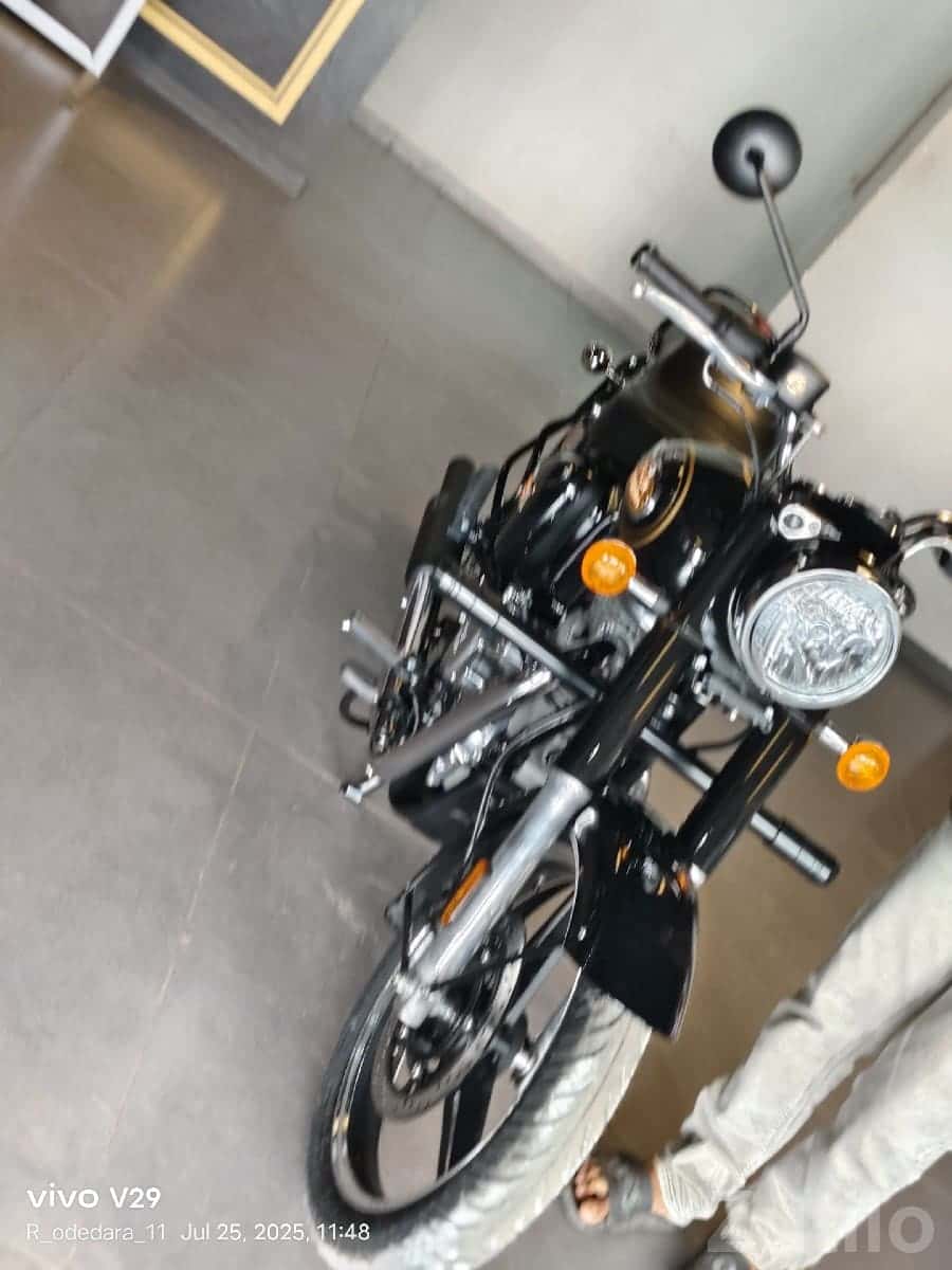Royal Enfield Bullet 2025 Black Bike