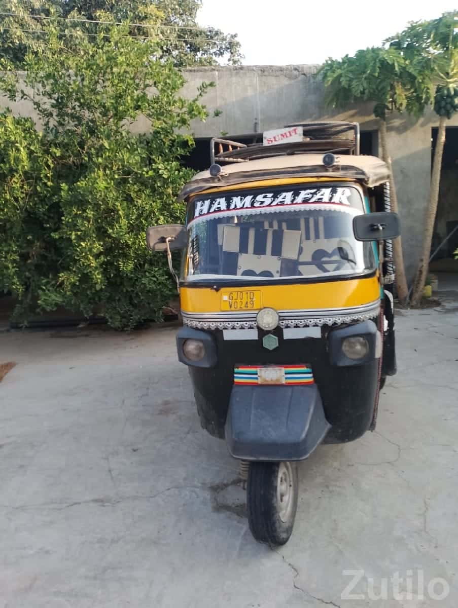 Used Passenger Auto Rickshaw Piaggio Type