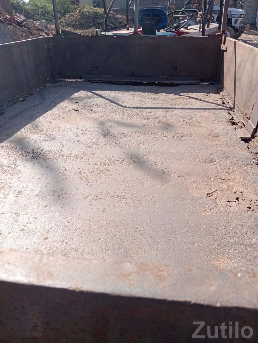 Used Heavy Duty Tractor Trolley 2011