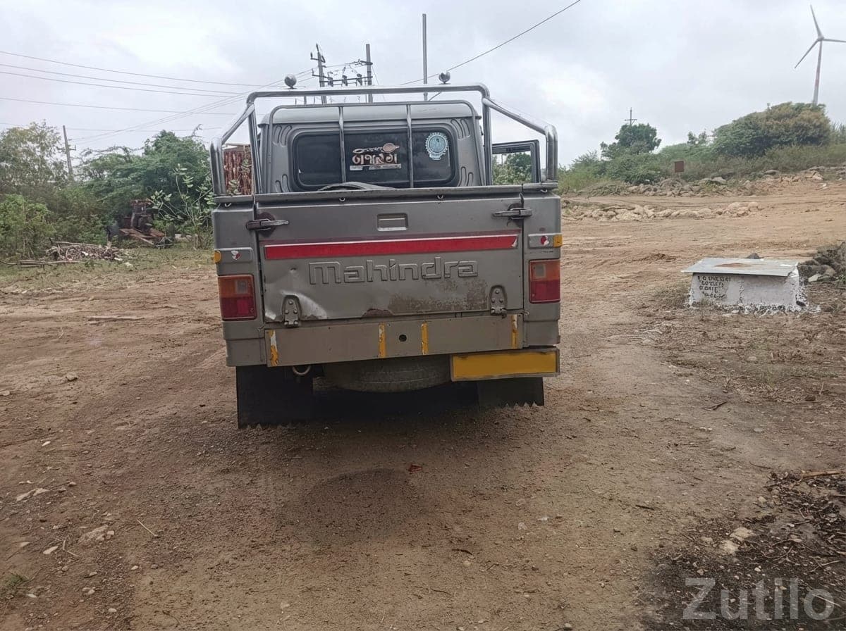 Mahindra Bolero Camper Grey Pickup image 3