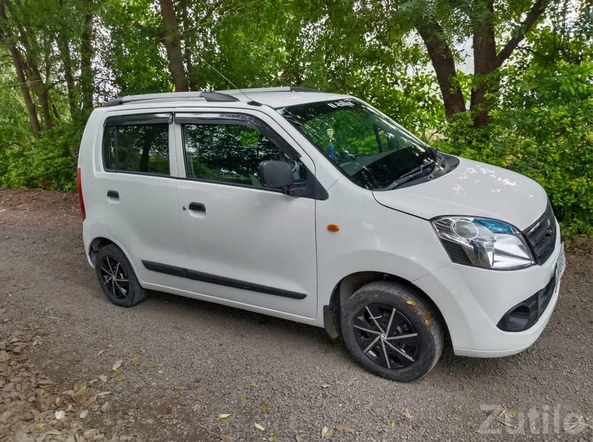 White Maruti WagonR with Alloy Wheels image 4