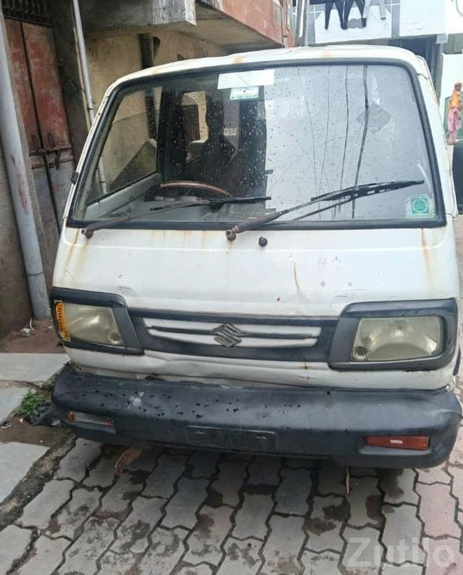 Maruti Suzuki Omni White Family Van image 2