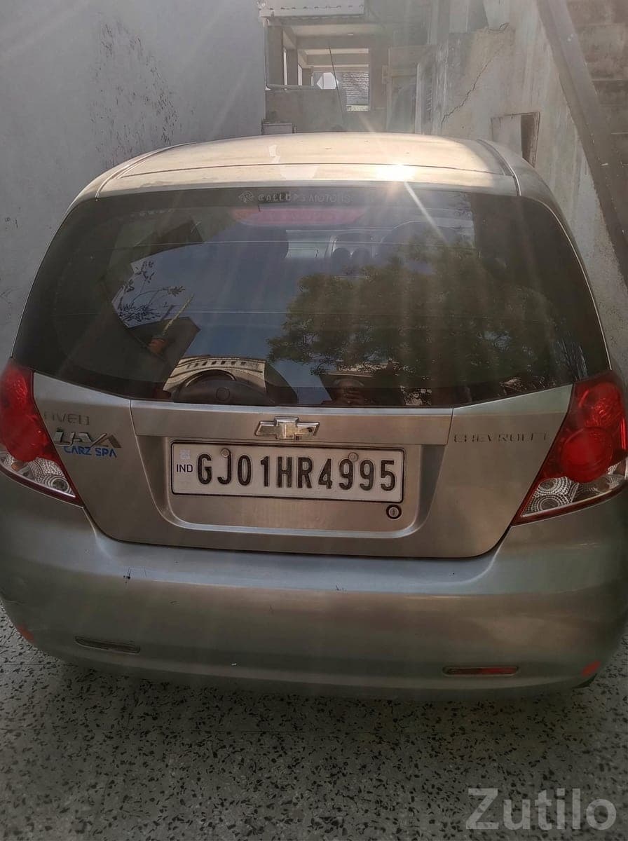 Chevrolet U-VA Hatchback Silver Car image 1