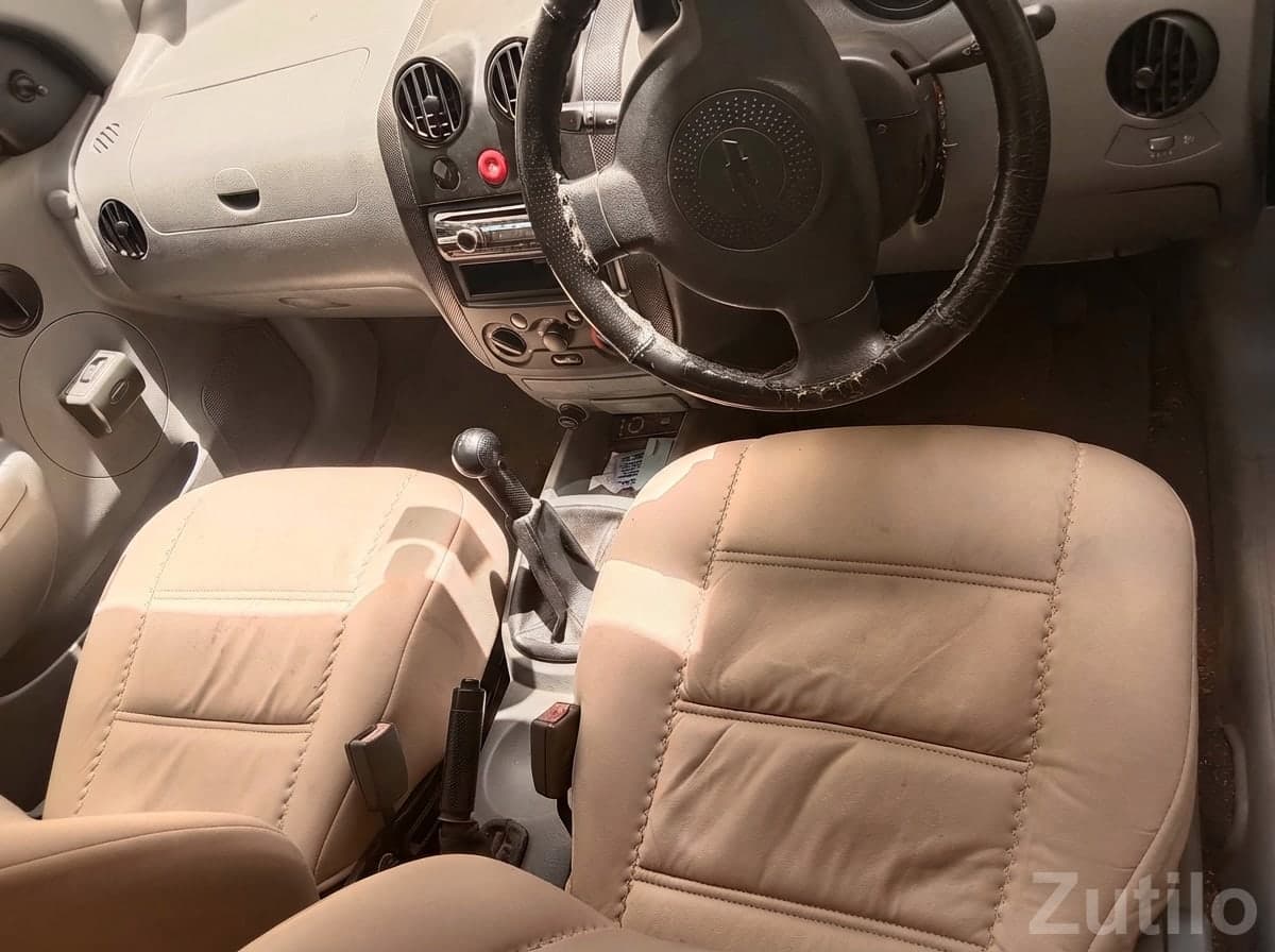 Chevrolet U-VA Hatchback Silver Car image 3