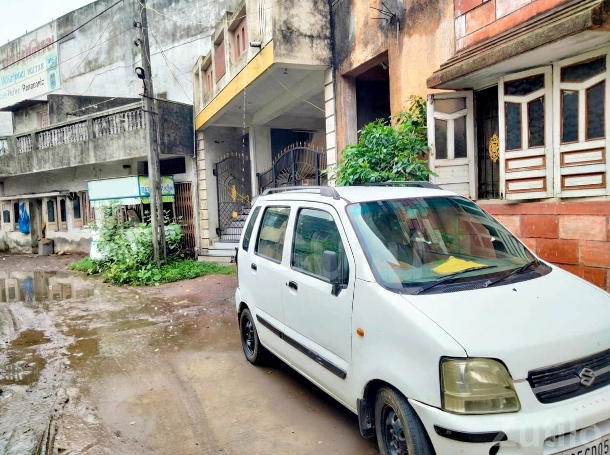 Maruti Suzuki WagonR White Used Car image 2