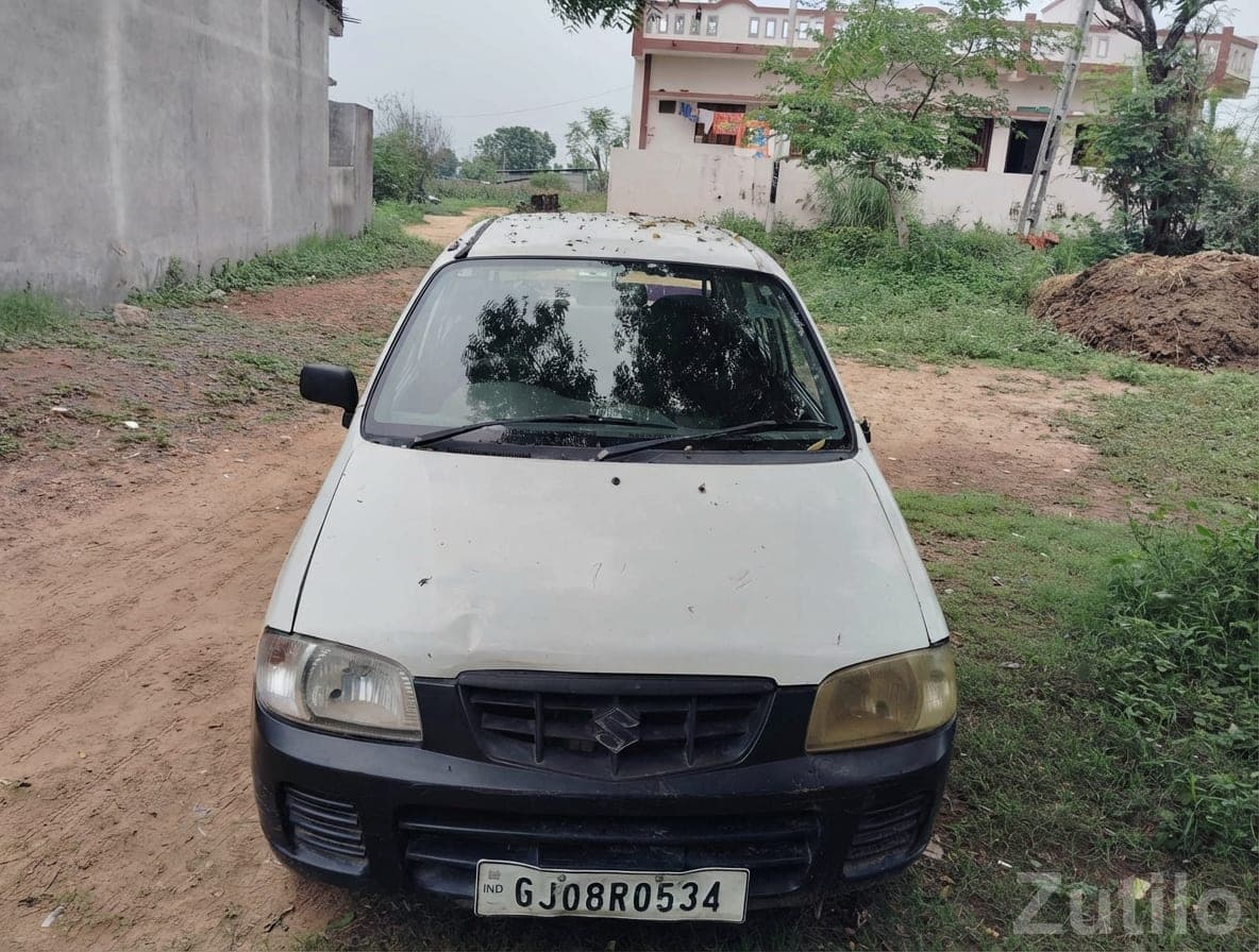 Used Maruti Alto White Hatchback Car image 3