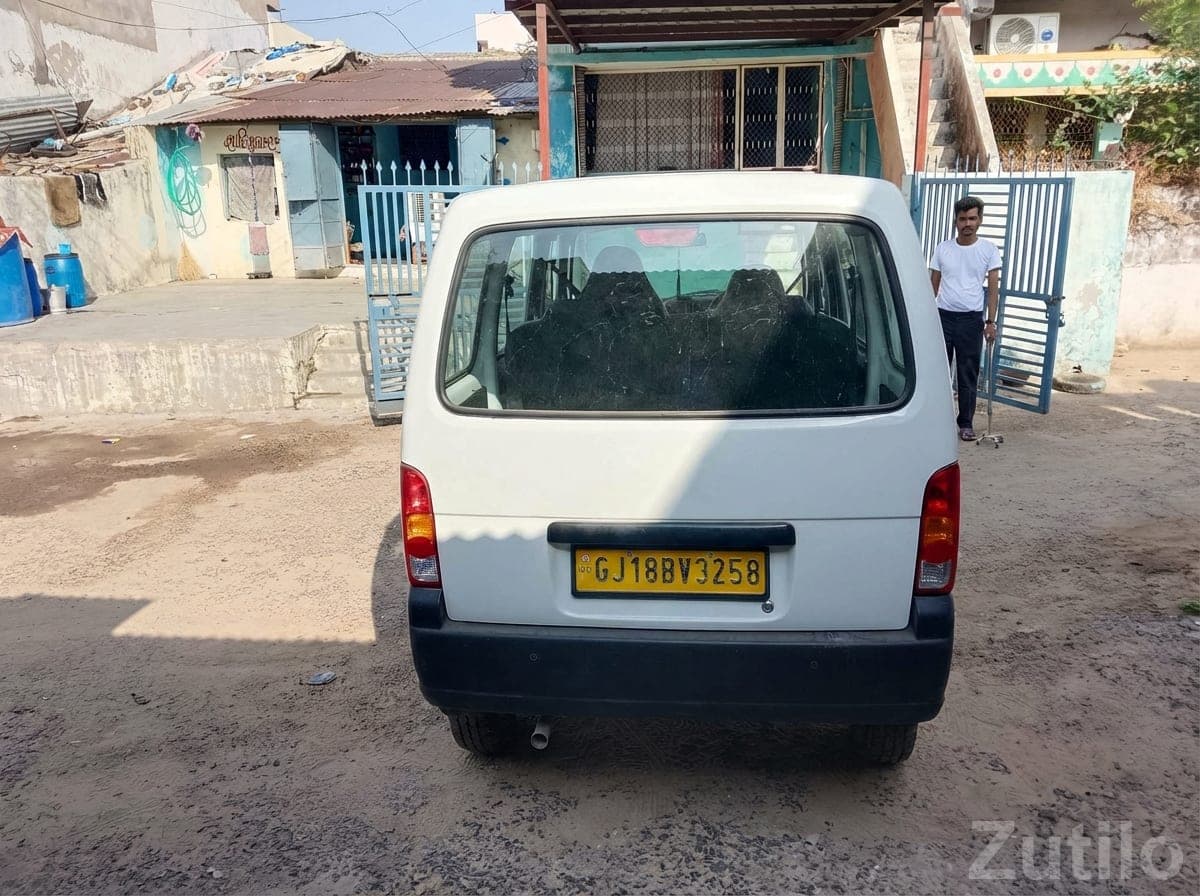 Eco Star White Family Van Car image 2