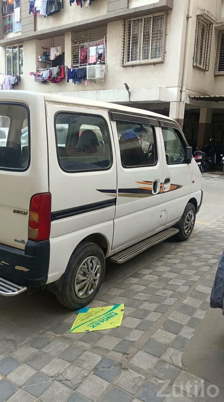 Maruti Suzuki Eeco White Family Van image 3