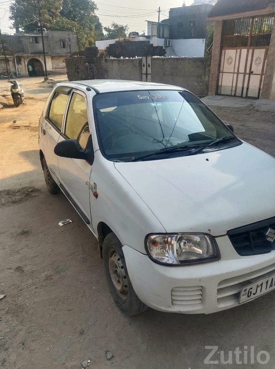 Maruti Alto LXi White – Reliable City Car image 3
