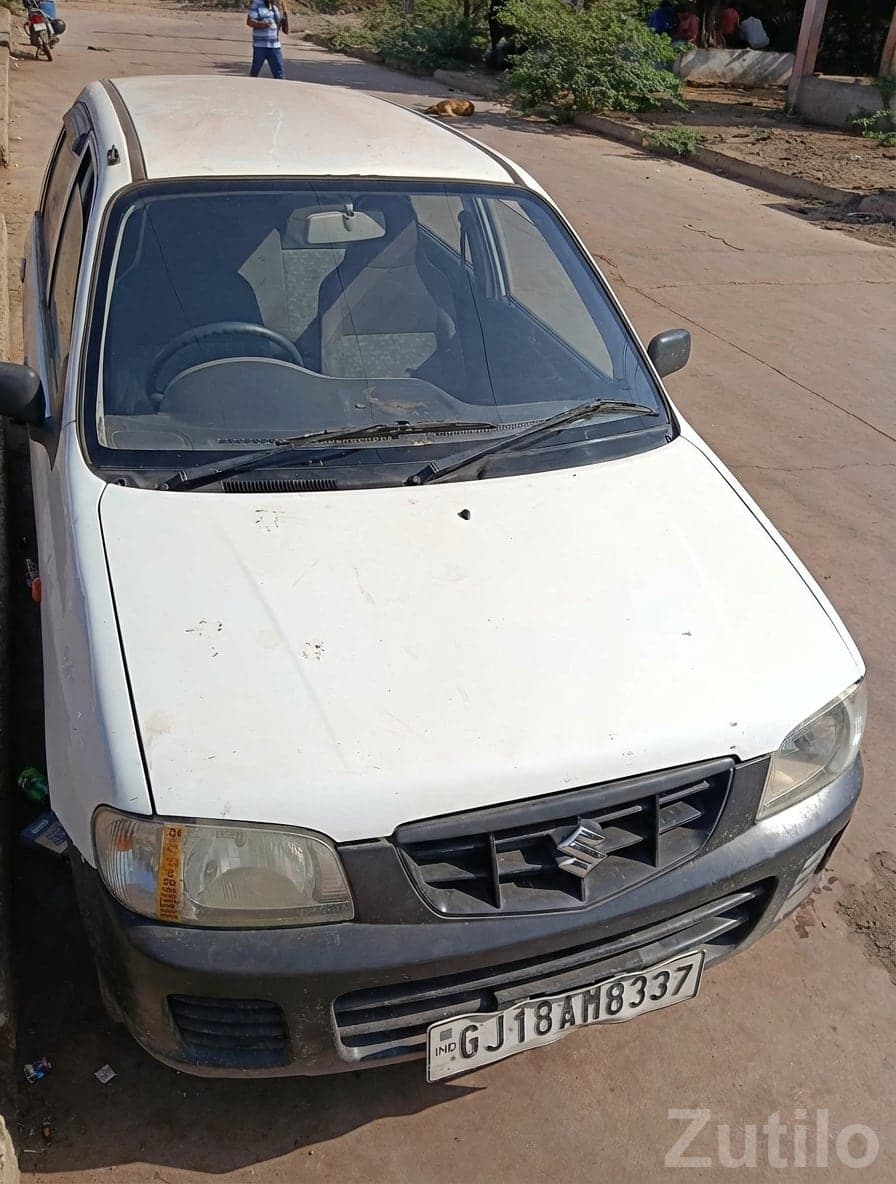 White Maruti Alto 800 – Reliable City Car image 4