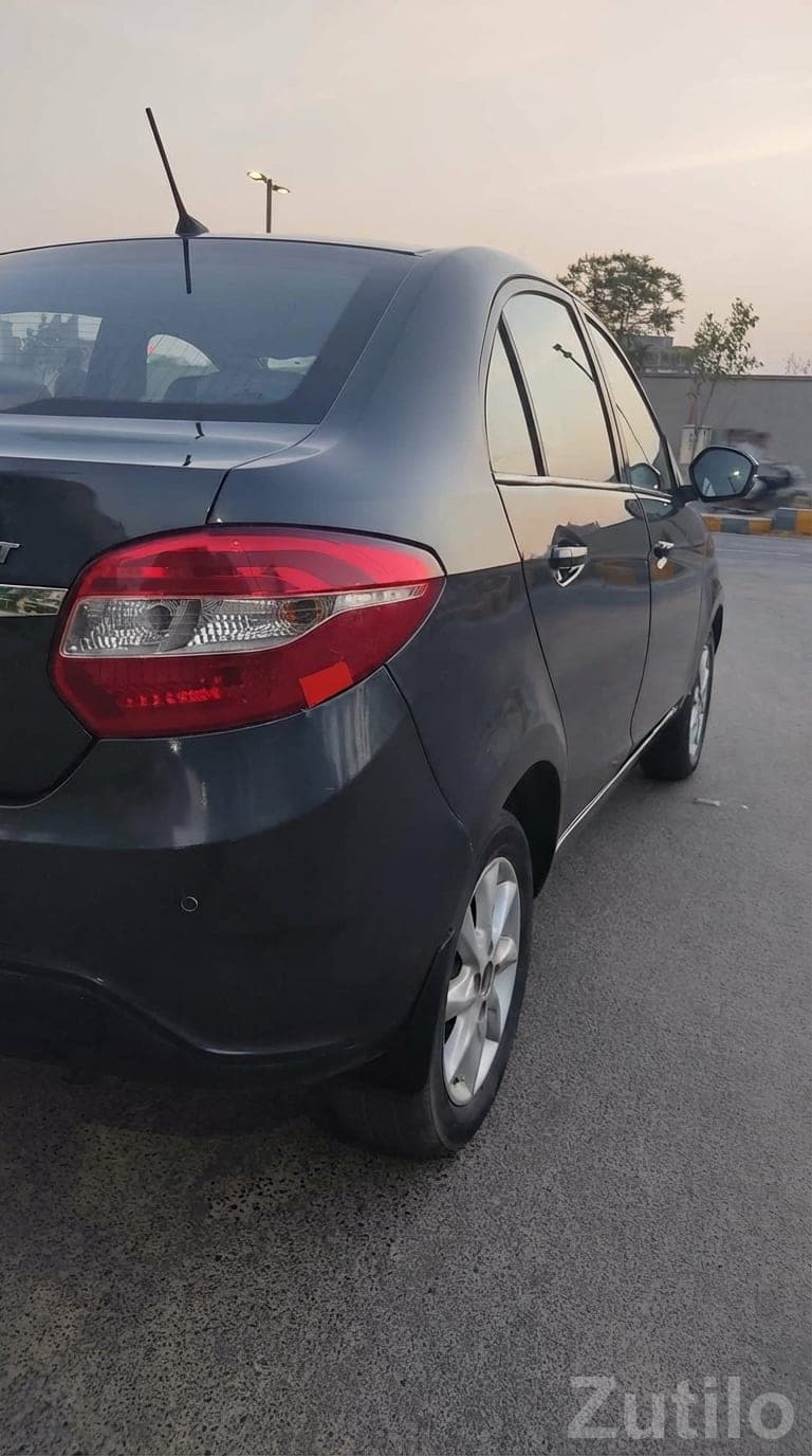 Tata Zest Grey Sedan in Good Condition image 2