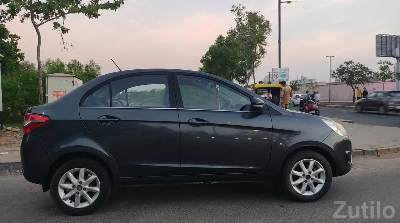 Tata Zest Grey Sedan in Good Condition image 4