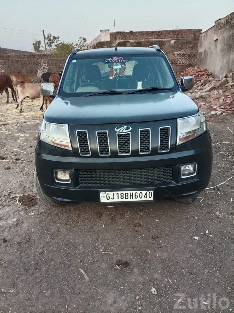 Mahindra TUV300 Black Diesel SUV