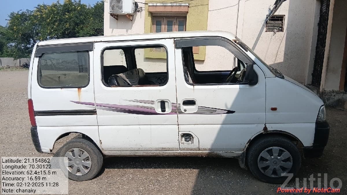 Used Maruti Eeco White Family Van image 3