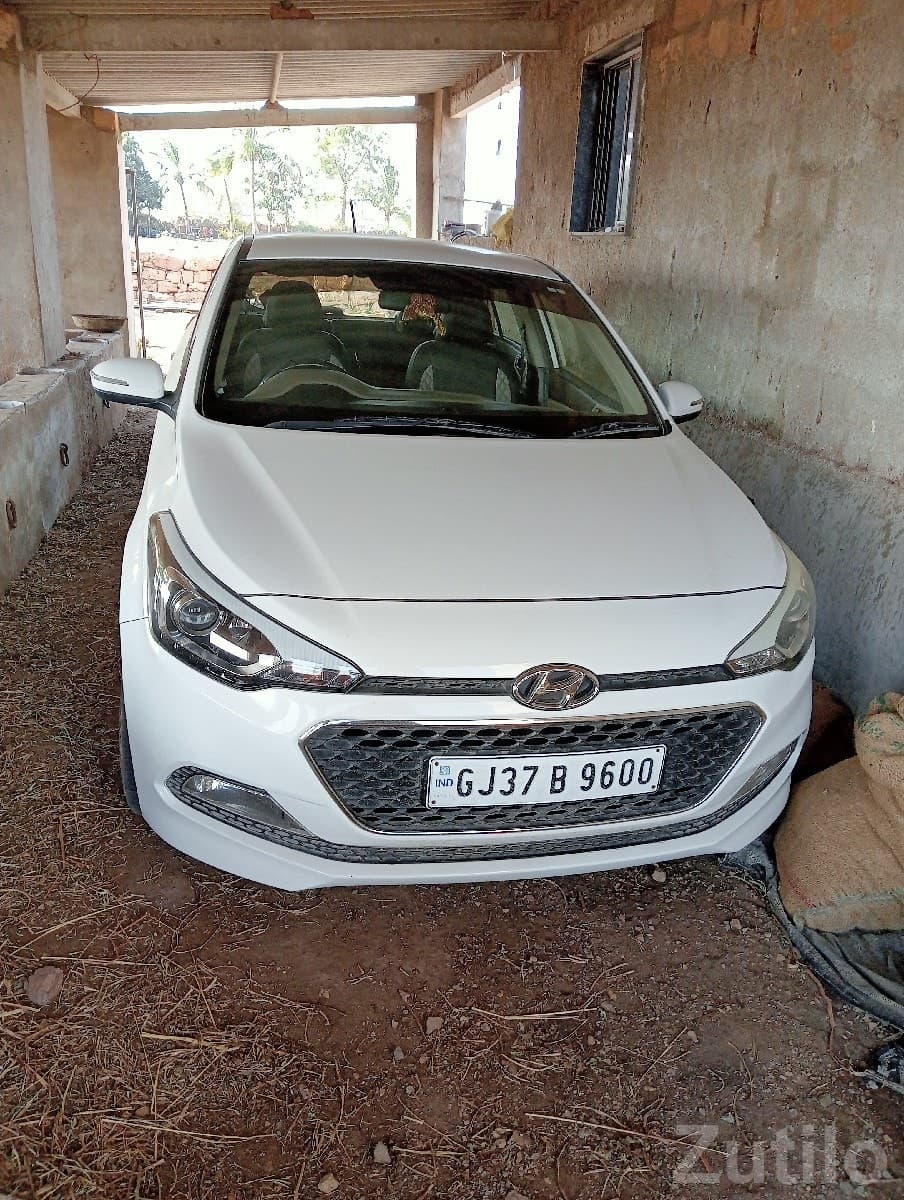 Hyundai i20 Asta CRDi White Hatchback image 2