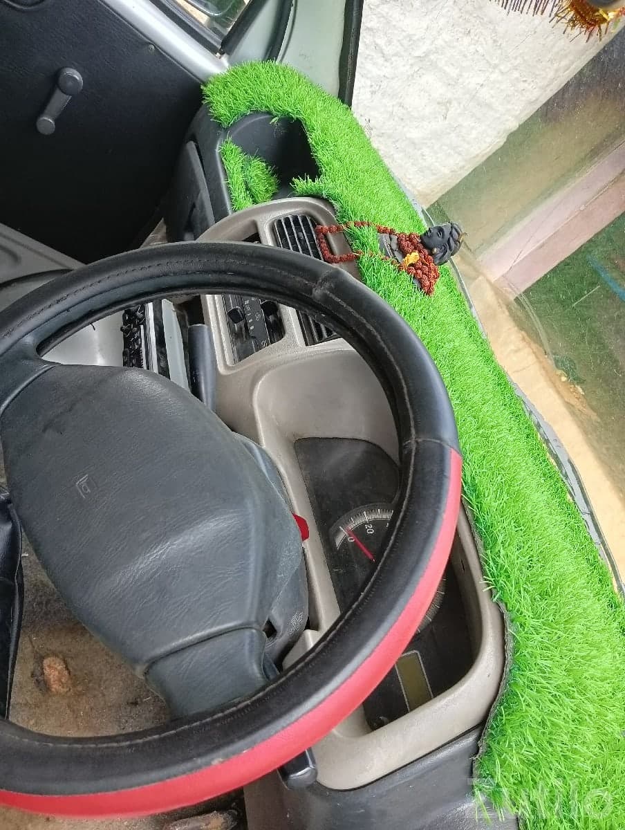 Maruti Suzuki Eeco White MPV image 3