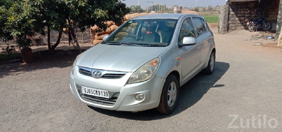 Hyundai i20 Asta Silver Hatchback