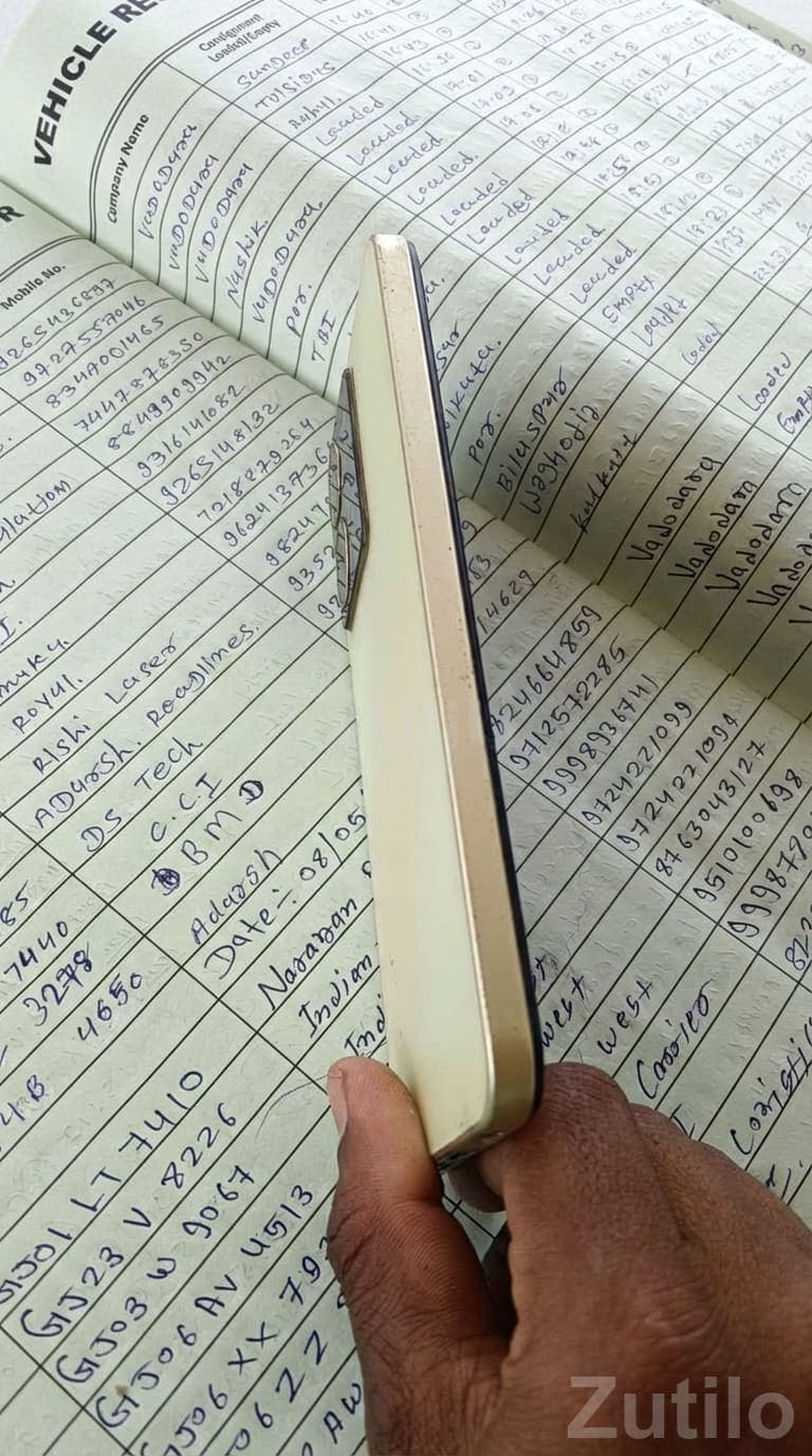 Vivo Y35 Gold Dual Camera Smartphone image 2