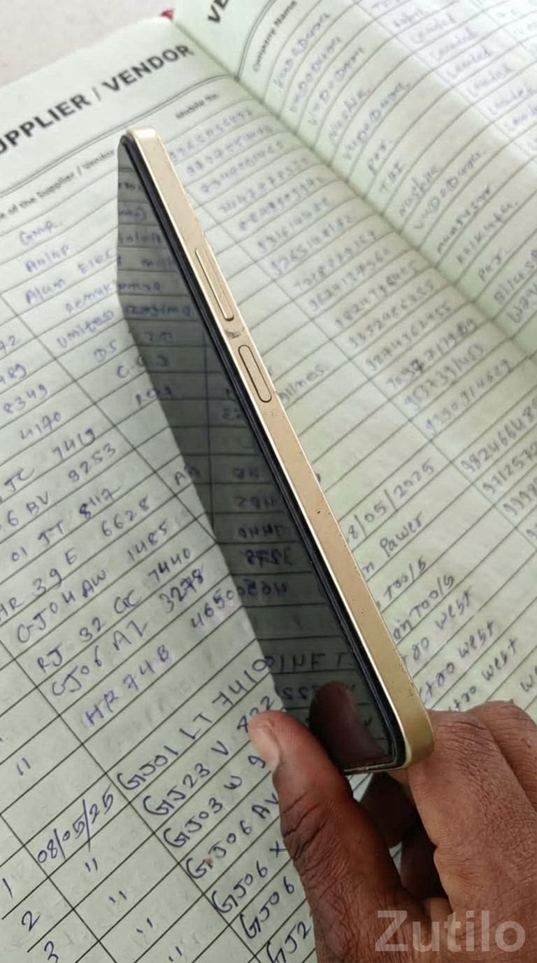 Vivo Y35 Gold Dual Camera Smartphone image 3