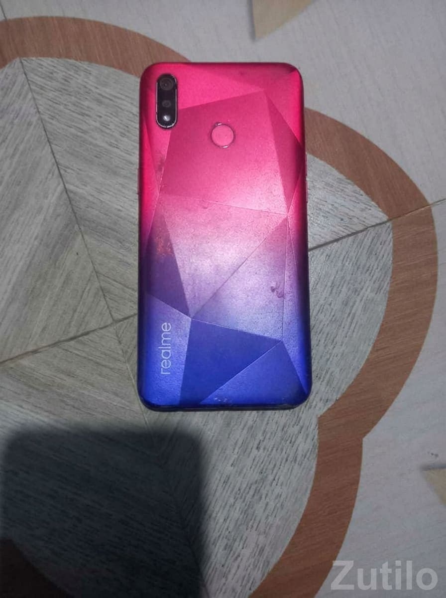 Realme 3 smartphone with notch display image 2