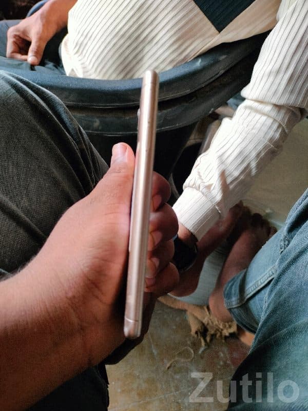 Used Mi Smartphone – White 4G Android image 2