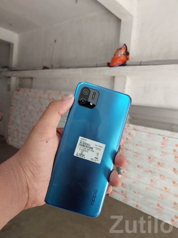 Oppo Smartphone with Large Display image 3