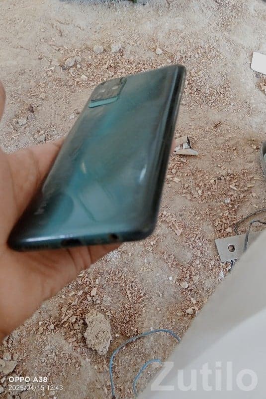 Infinix Smartphone – Black Touchscreen image 3