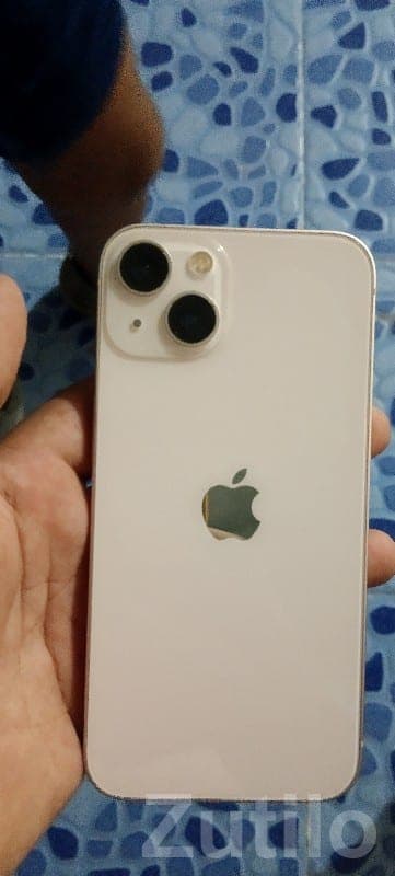 Sleek iPhone with Flat Metal Frame image 2