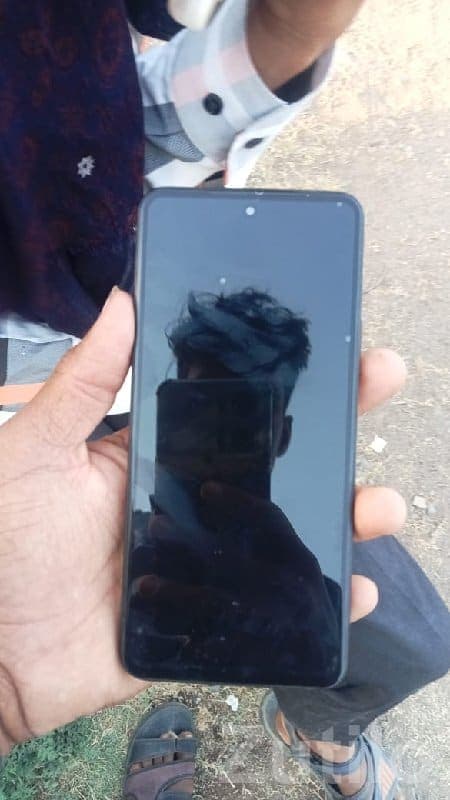 Sleek Android Smartphone Black Finish