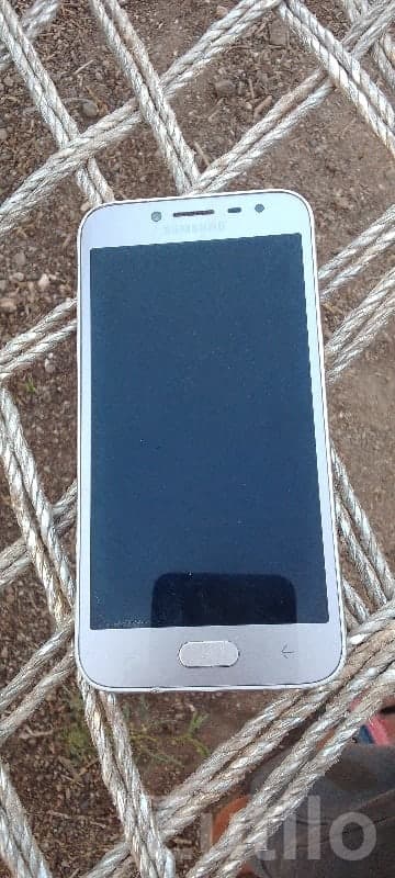 Samsung 4G Android Smartphone Gold image 2