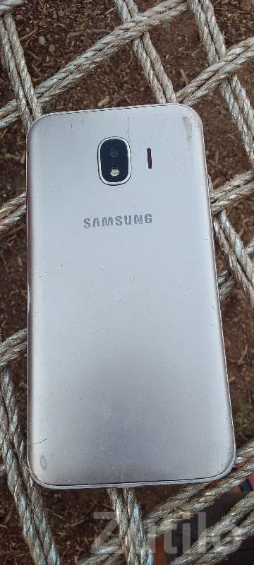 Samsung 4G Android Smartphone Gold image 3