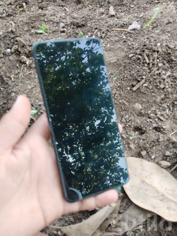 Redmi A3 Black With Ring Camera Design image 2