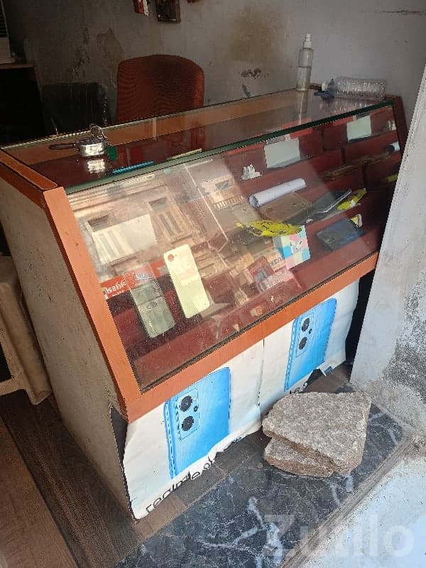 Glass Mobile Display Counter Table image 2