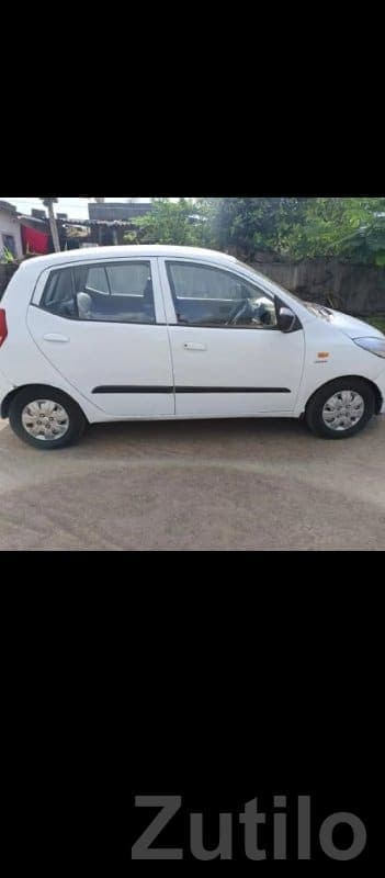 White Hyundai i10 Car in Good Condition