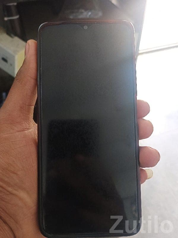 Used Touchscreen Smartphone – Black