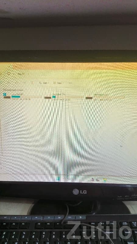 LG Desktop PC with Monitor & Keyboard