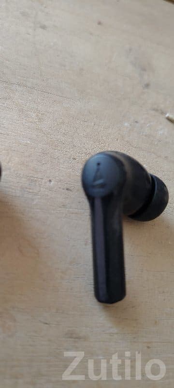 boAt Wireless Earbuds with Charging Case image 3
