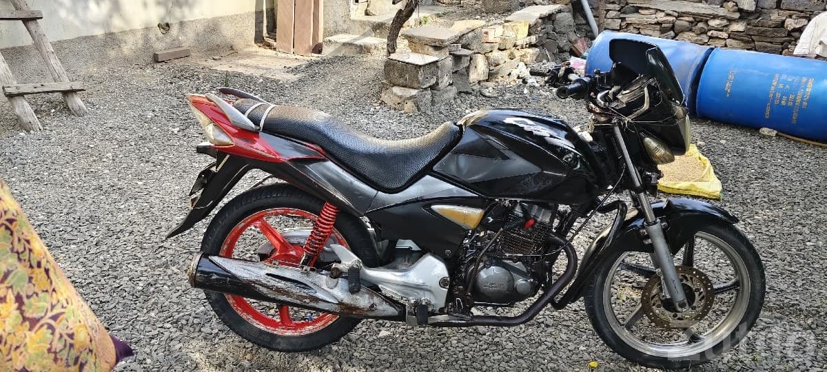 Hero Honda CBZ 2011 Used Bike image 3